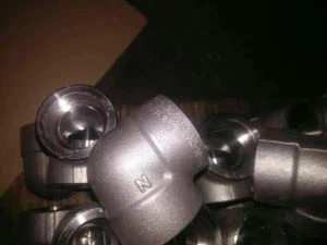 УНС Н08825 2. 4858  Кована утичница са навојним лакатним поклопцем